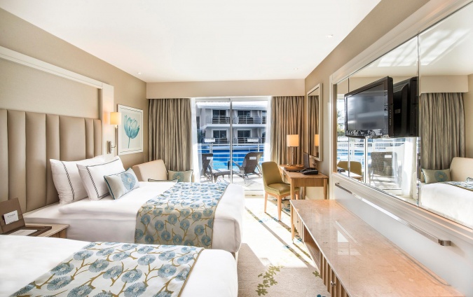 Anex Standart Havuz Manzaralı Manzaralı